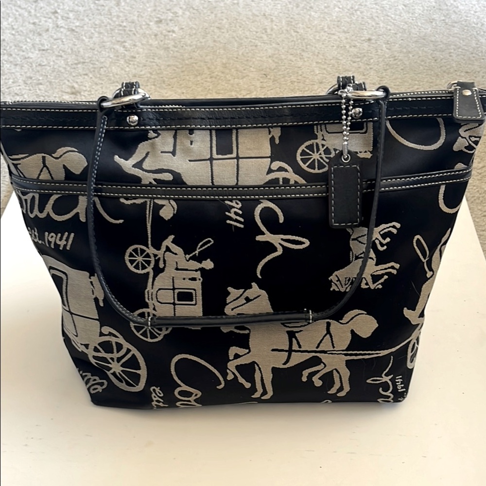 Coach Black and Cream Signature Shoulder Bag